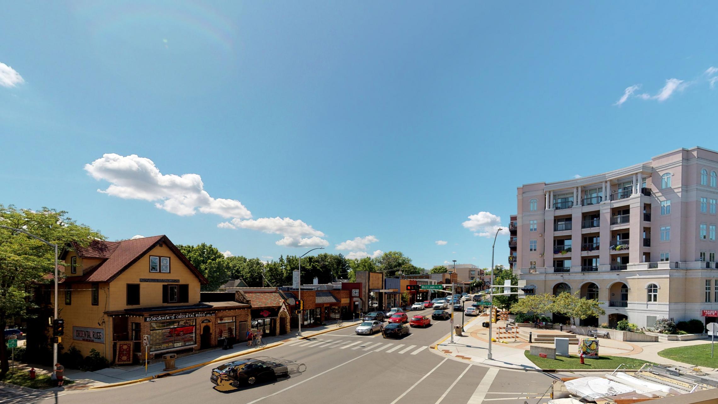 1722-Monroe-Apartment-217-Two-Bedroom-Den-Bathroom-Kitchen-Living-Views-Balcony-Terrace-Club-Room-Fitness-Gym-Modern-Upsclae-Style-Design-Pets-Lifestyle-Bikes-City-Madison