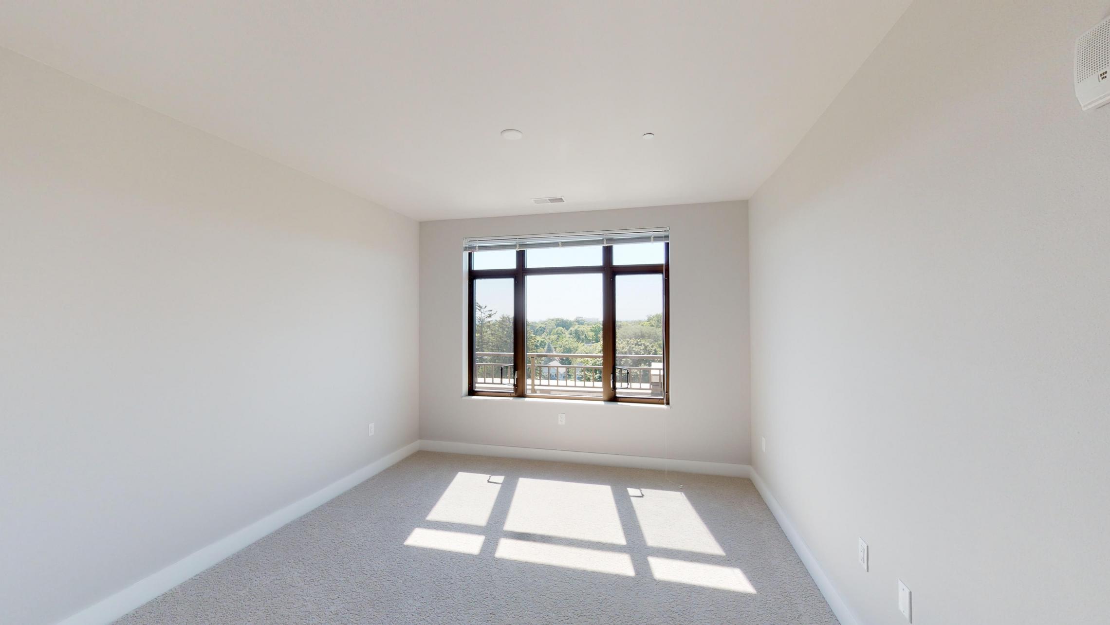 1722-Monroe-Apartment-509-Two-Bedroom-Top-Floor-Views-City-Capitol-Maidson-Luxury-Upscale-Modern-Design-Fitness-Gym-Terrace-Lounge-Pets-Living-Kithcen-Bathroom