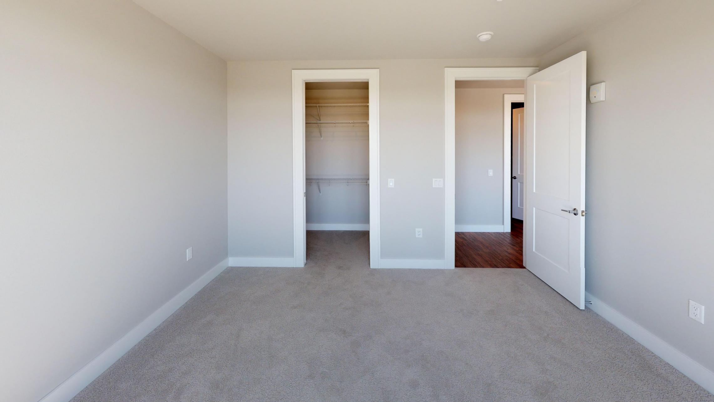 1722-Monroe-Apartment-509-Two-Bedroom-Top-Floor-Views-City-Capitol-Maidson-Luxury-Upscale-Modern-Design-Fitness-Gym-Terrace-Lounge-Pets-Living-Kithcen-Bathroom