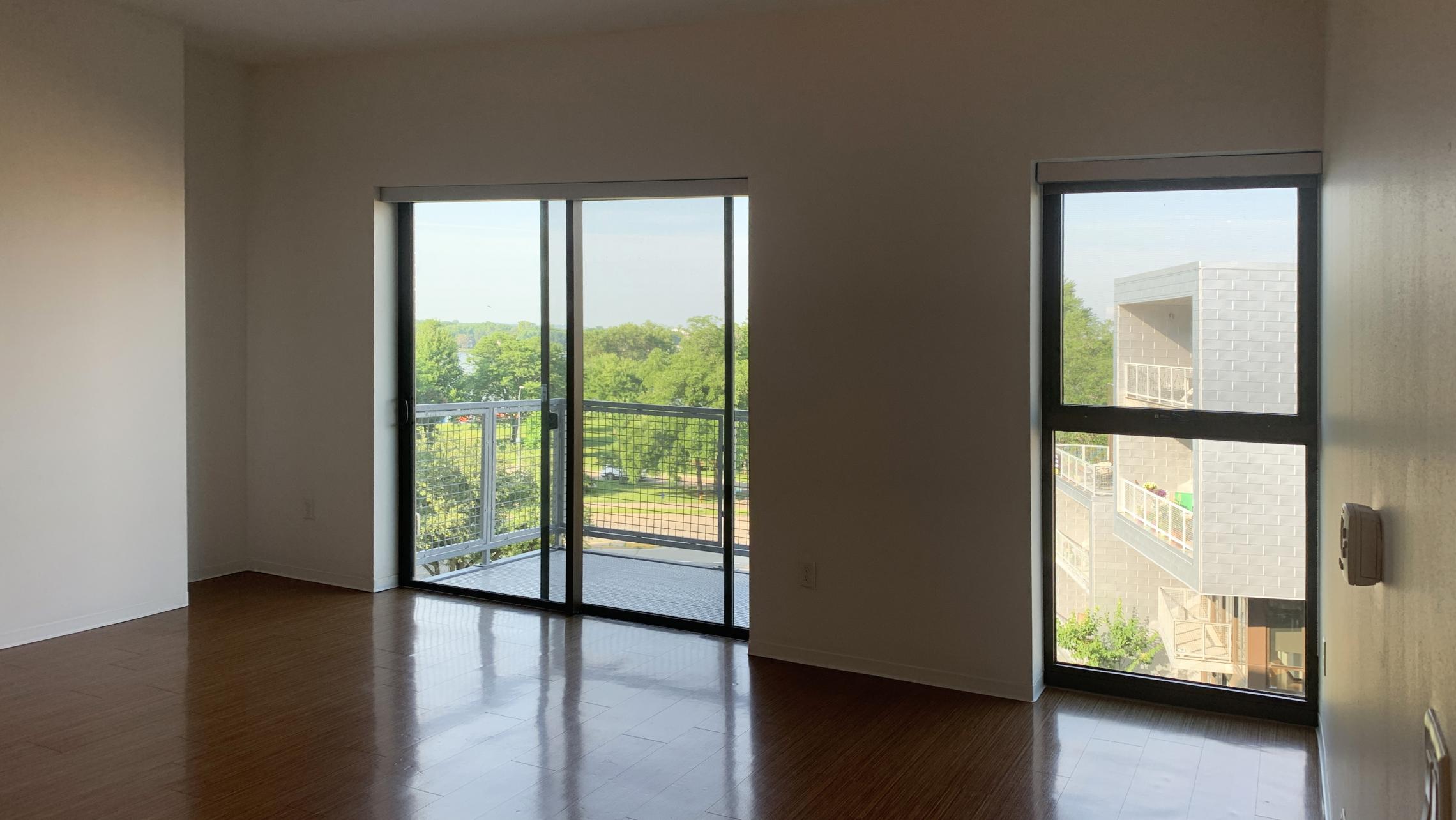 SEVEN27-at-The-Yards-Apartment-435-One-Bedroom-Modern-Upscale-Luxury-Downtown-Madison-Lake-View-Balcony-Fitness-Gym-Coutyard-Lounge-Capitol-Bike-Lifestyle-Living