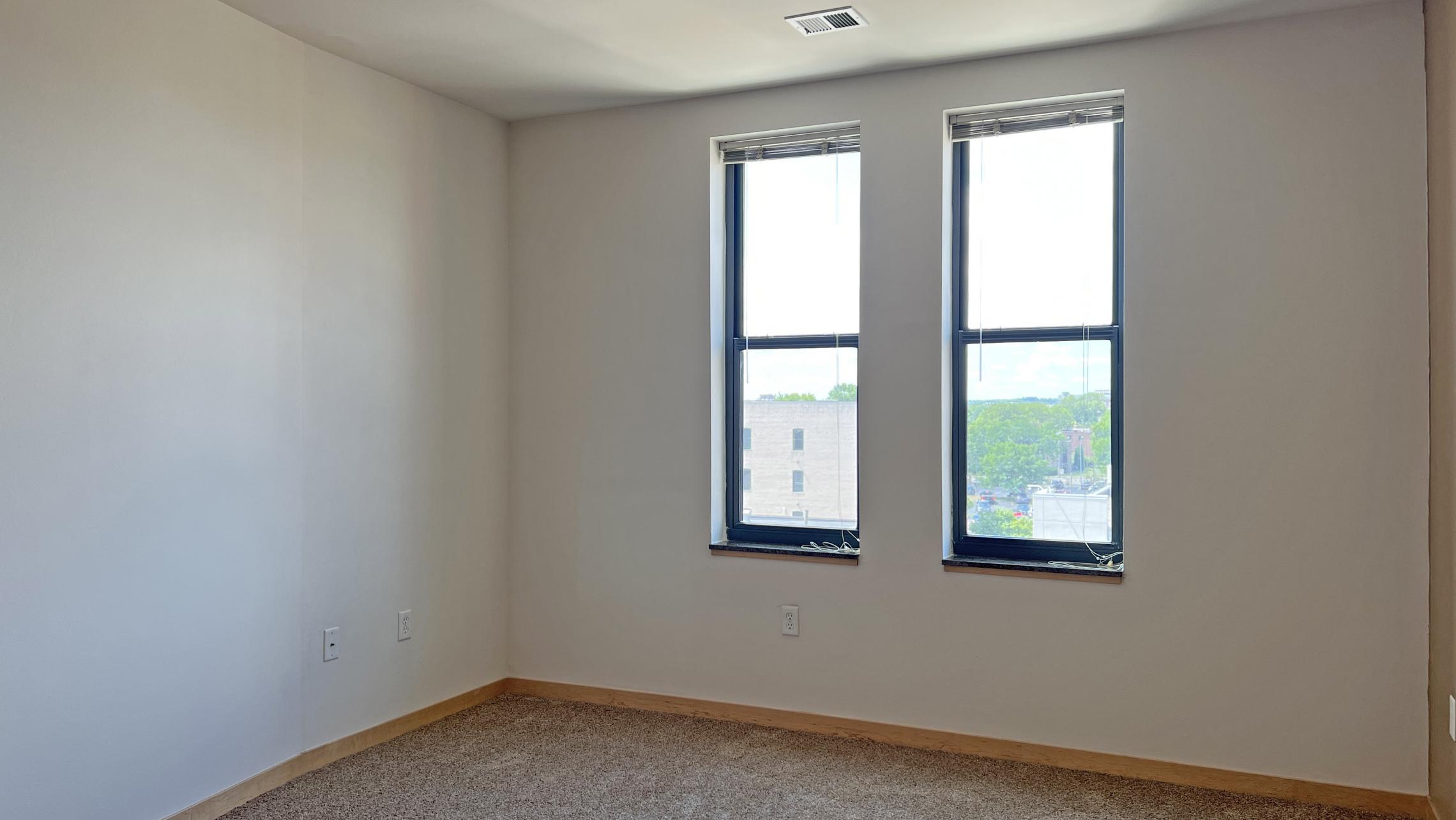 The-Depot-Apartment-1-512-One-Bedroom-Downtown-Madison-Capitol-View-Balcony-Lake-Cats-Fintess-Terrace-City-Living-Kithcen-Bathroom-Upscale