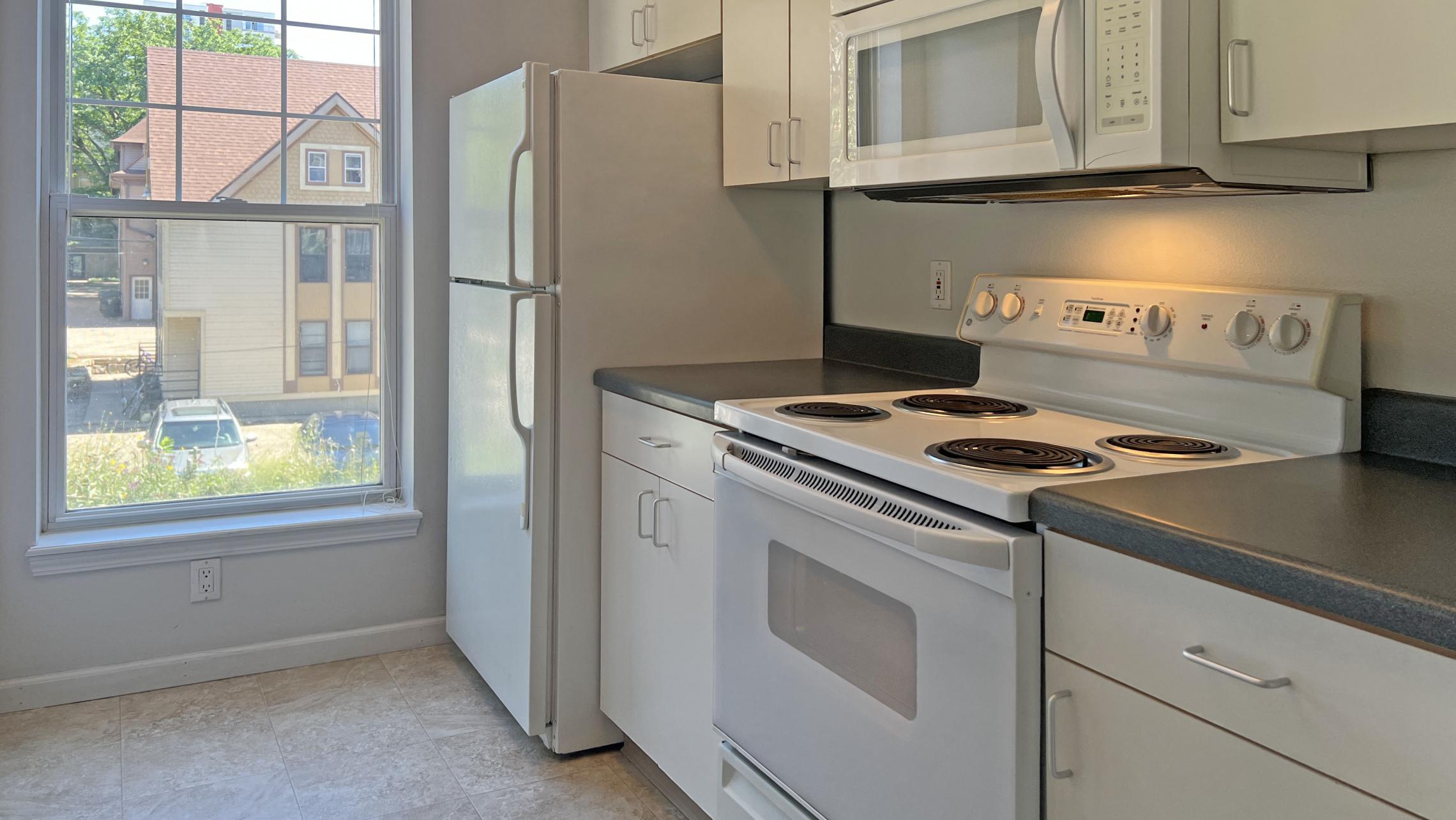 City-Place-Apartment-207-Two-Bedroom-Living-Kitchen-Bedroom-Bath-Balcony-Downtown-Madison-Capitol-Main-Washington-Bike-City-Lifestyle