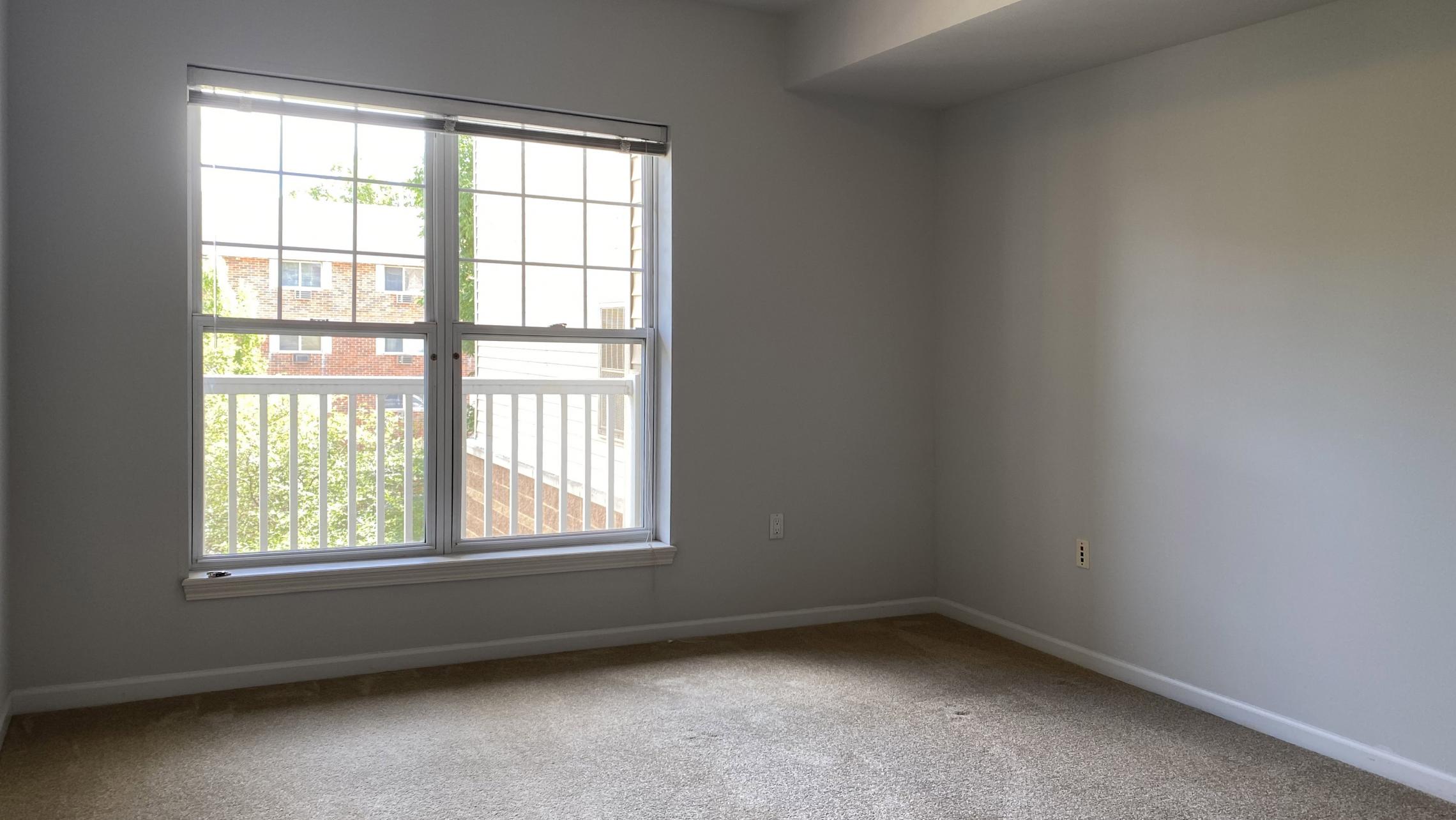 City-Place-Apartment-201-One-Bedroom-Bathroom-Kitchen-Living-Balcony-Downtown-Madison-Bike-City-Capitol-Lifestyle-Home-Laundry-Storage-Closet-Bathtub