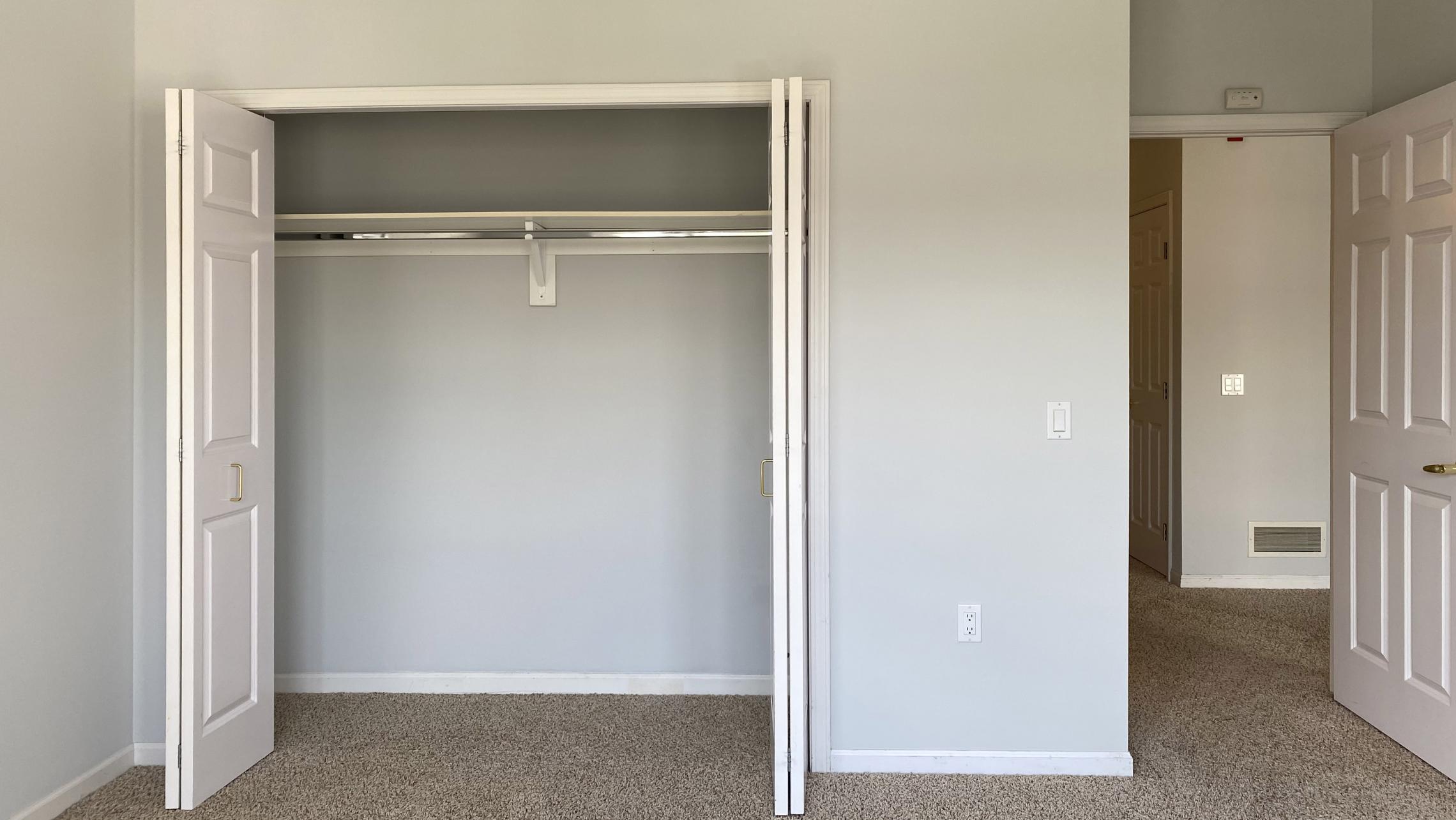 City-Place-Apartment-310-One-Bedroom-Natural-Light-Sunny-Bright-Bathroom-Kitchen-Living-Balcony-Downtown-Madison-Bike-City-Capitol-Lifestyle-Home-Laundry-Storage-Closet-Bathtub