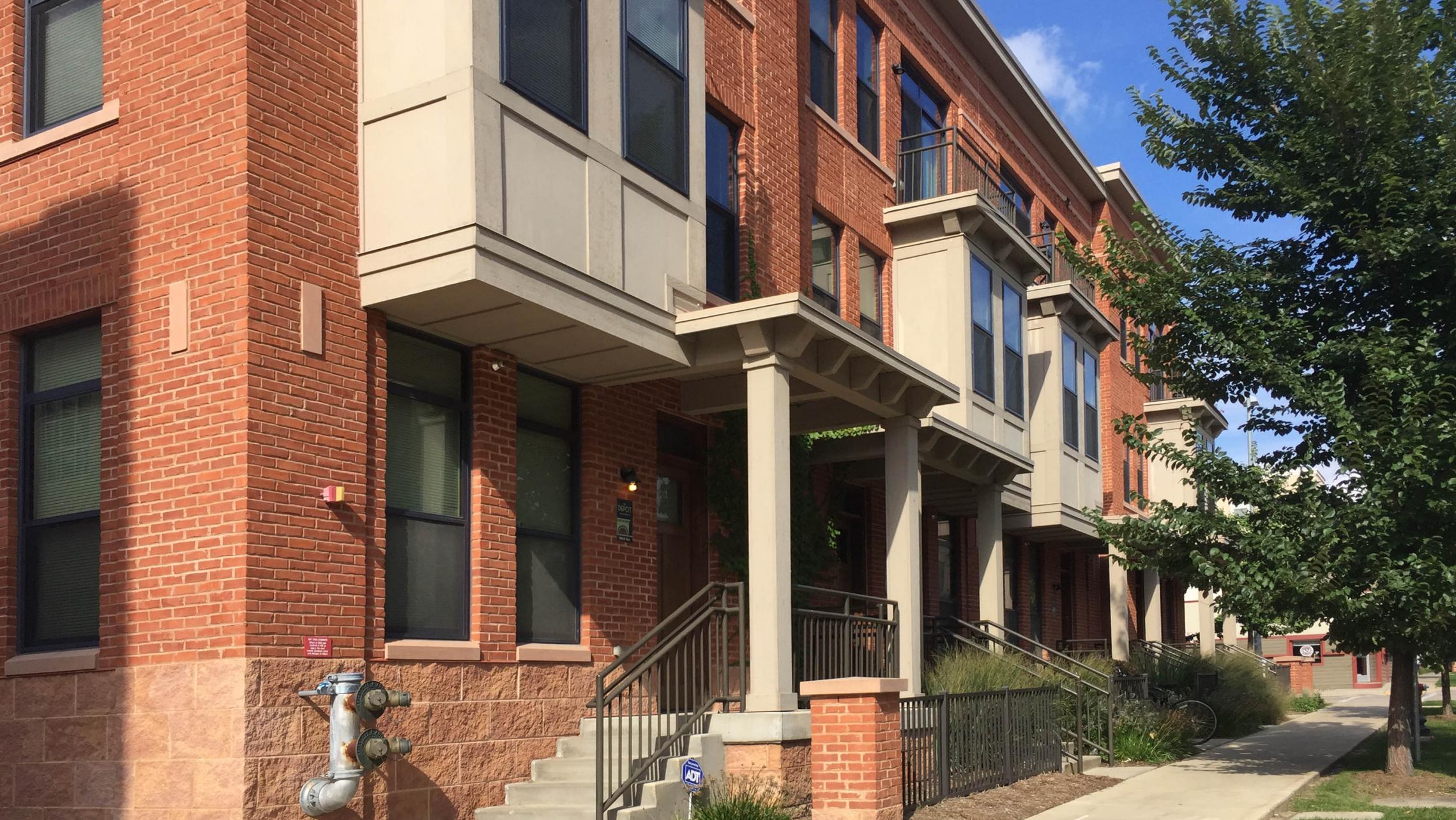 The-Depot-Apartment-3-608-Two-Bedroom-Townhome-Kitchen-Living-Bathroom-Bathtub-Rooftop-Terrace-Fitness-Downtown-Madison-Capitol-Bike-Trails-Cats-Lifestyle-City-Lake-Balcony-Views