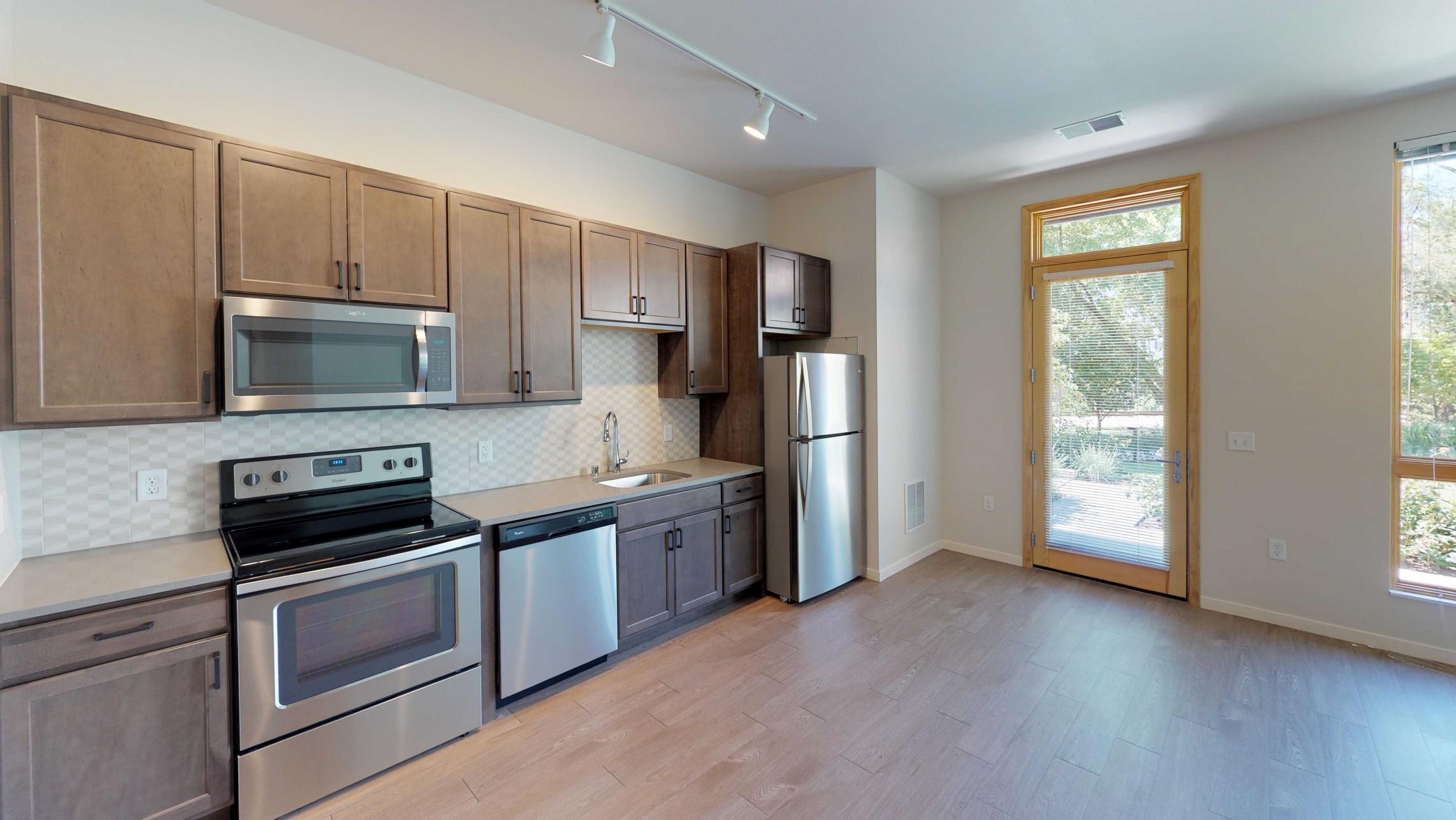 Quarter-Row-Yards-Apartment-108-One-Bedroom-Patio-Modern-Upscale-Fitness-Lounge-Courtyard-Downtown-Madison-View-Bike-Trail-Lifestyle-Lake-Monona