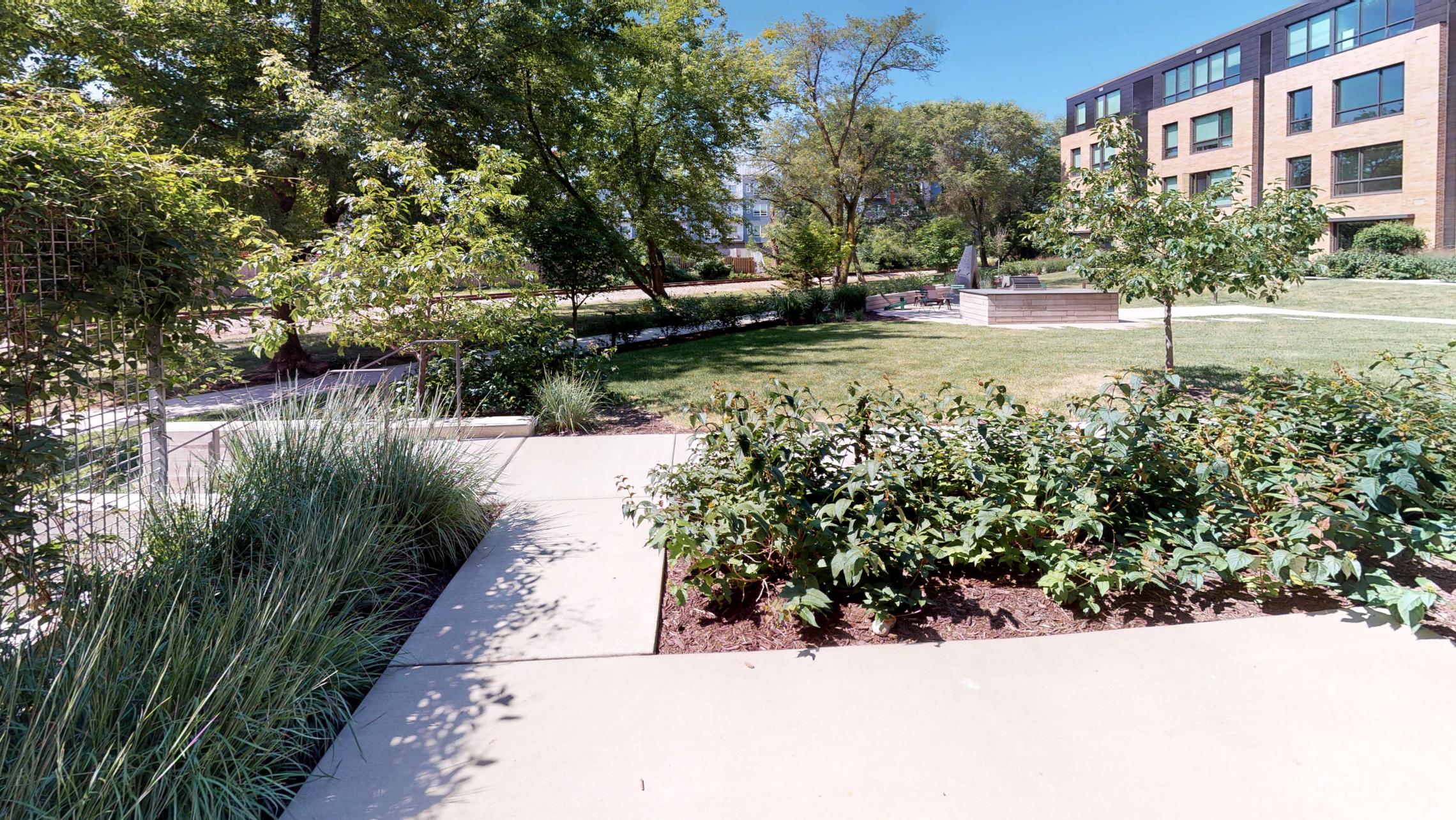 Quarter-Row-Yards-Apartment-106-One-Bedroom-Patio-Modern-Upscale-Fitness-Lounge-Courtyard-Downtown-Madison-View-Bike-Trail-Lifestyle-Lake-Monona