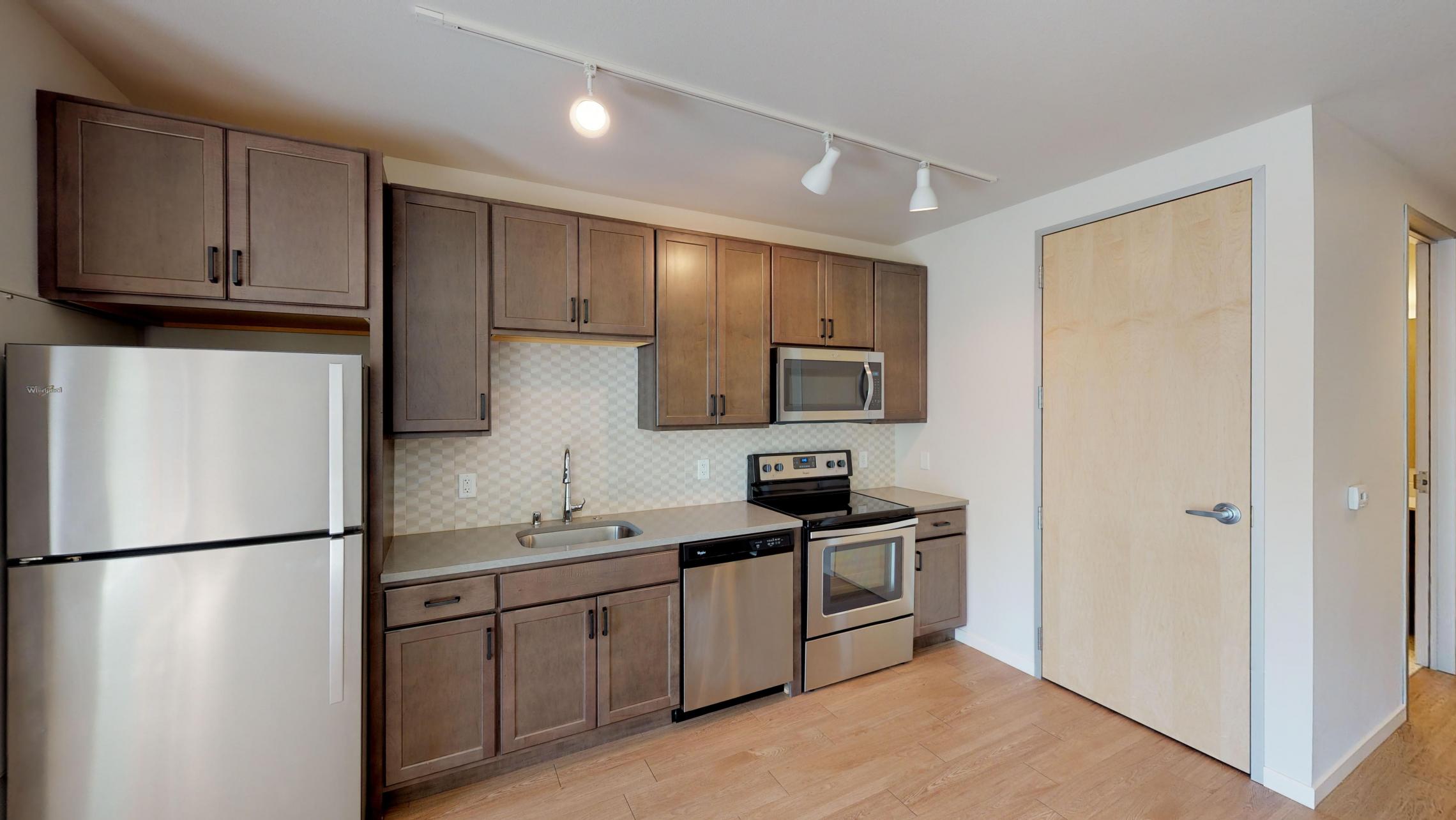 Quarter-Row-Yards-Apartment-124-One-Bedroom-Patio-Modern-Upscale-Fitness-Lounge-Courtyard-Downtown-Madison-View-Bike-Trail-Lifestyle-Lake-Monona