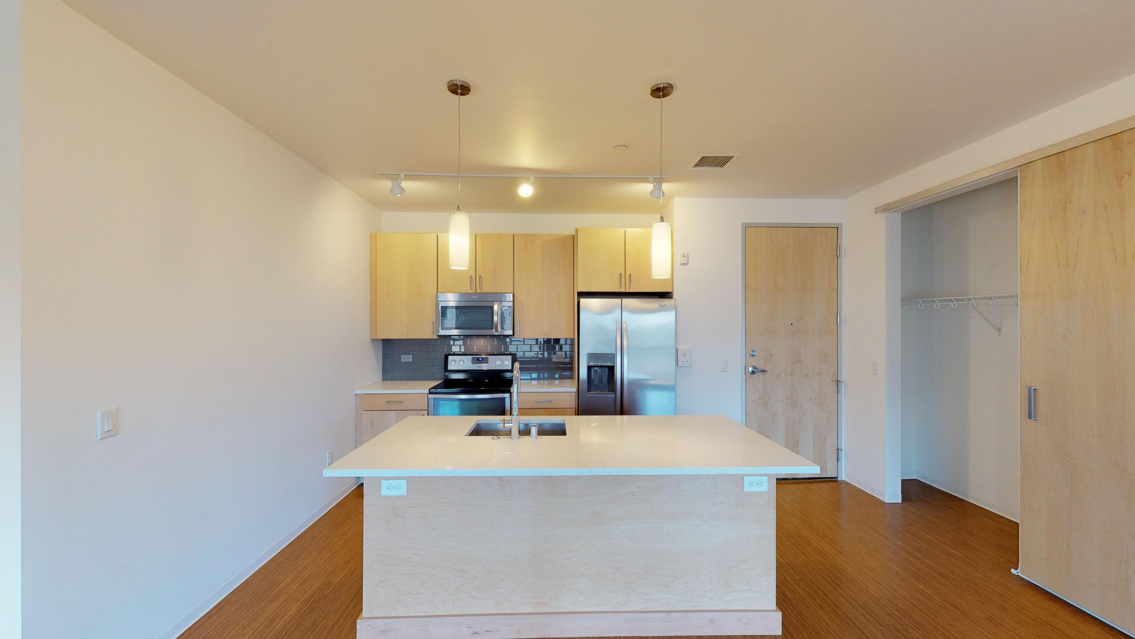 SEVEN27-Apartment-216-one-bedroom-modern-downtown-Madison-fitness-lounge-amenities--city-view-upscale