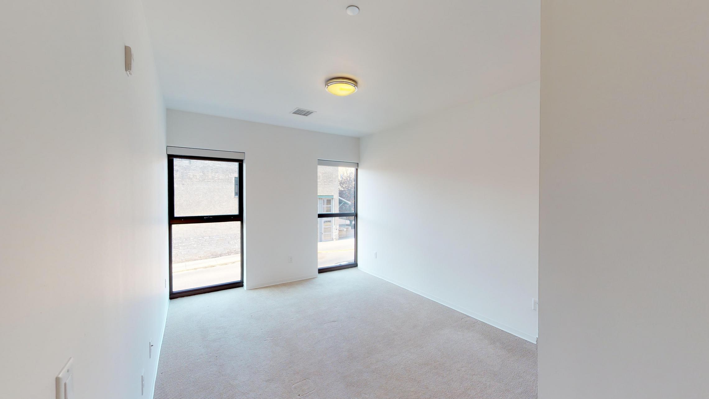 SEVEN27-Apartment-216-one-bedroom-modern-downtown-Madison-fitness-lounge-amenities--city-view-upscale