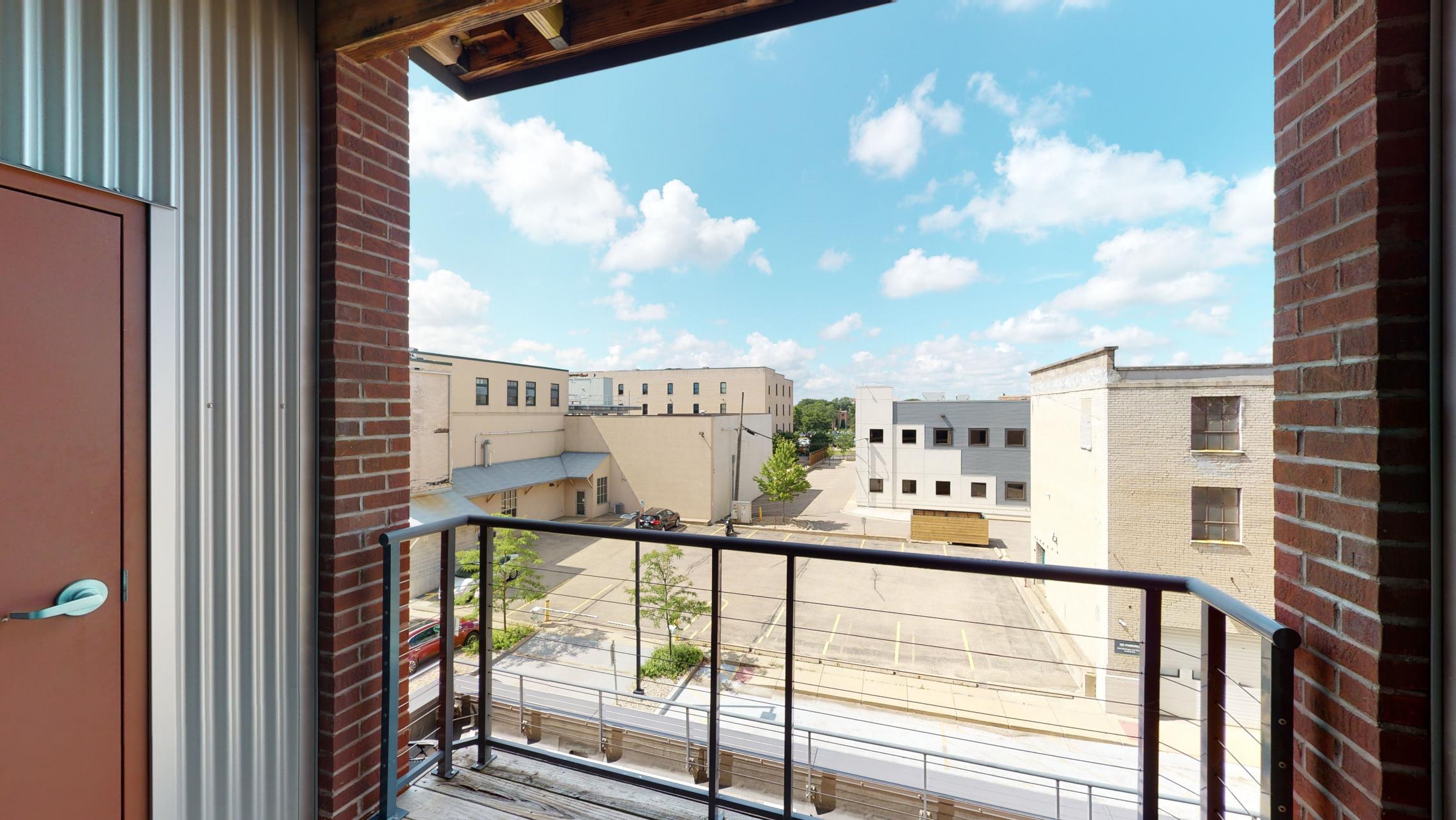 The-Depot-Apartment-1-314-One-Bedroom-Kitchen-Living-Bathroom-Storgae-Bathtub-Rooftop-Terrace-Fitness-Downtown-Madison-Capitol-Bike-Trails-Cats-Lifestyle-City-Lake