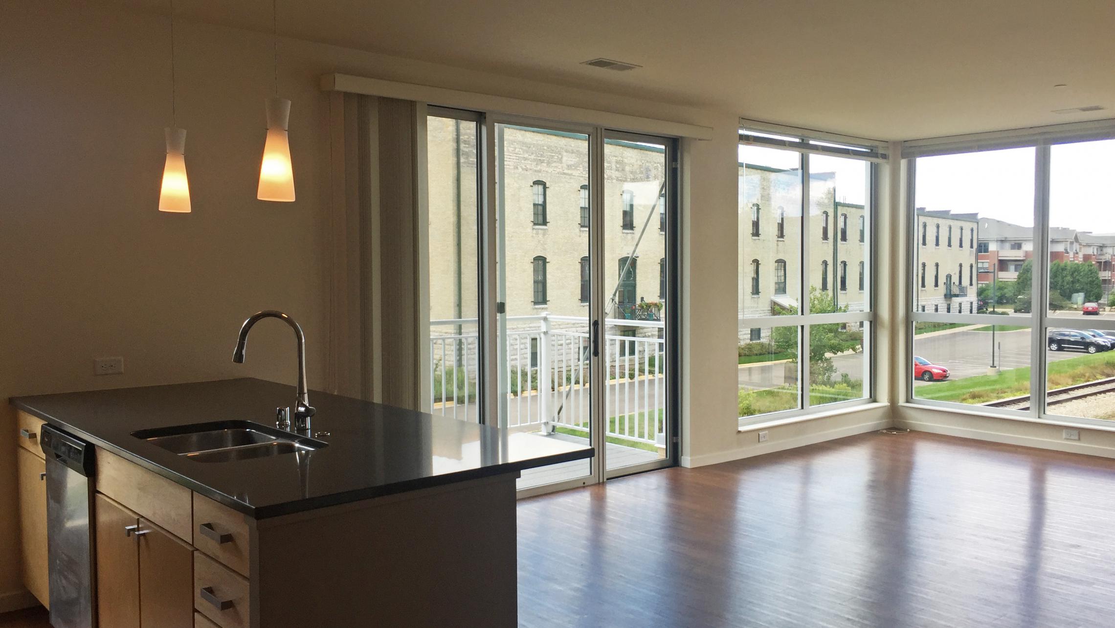 ULI Nine Line Apartment 314 - Spacious Living Room