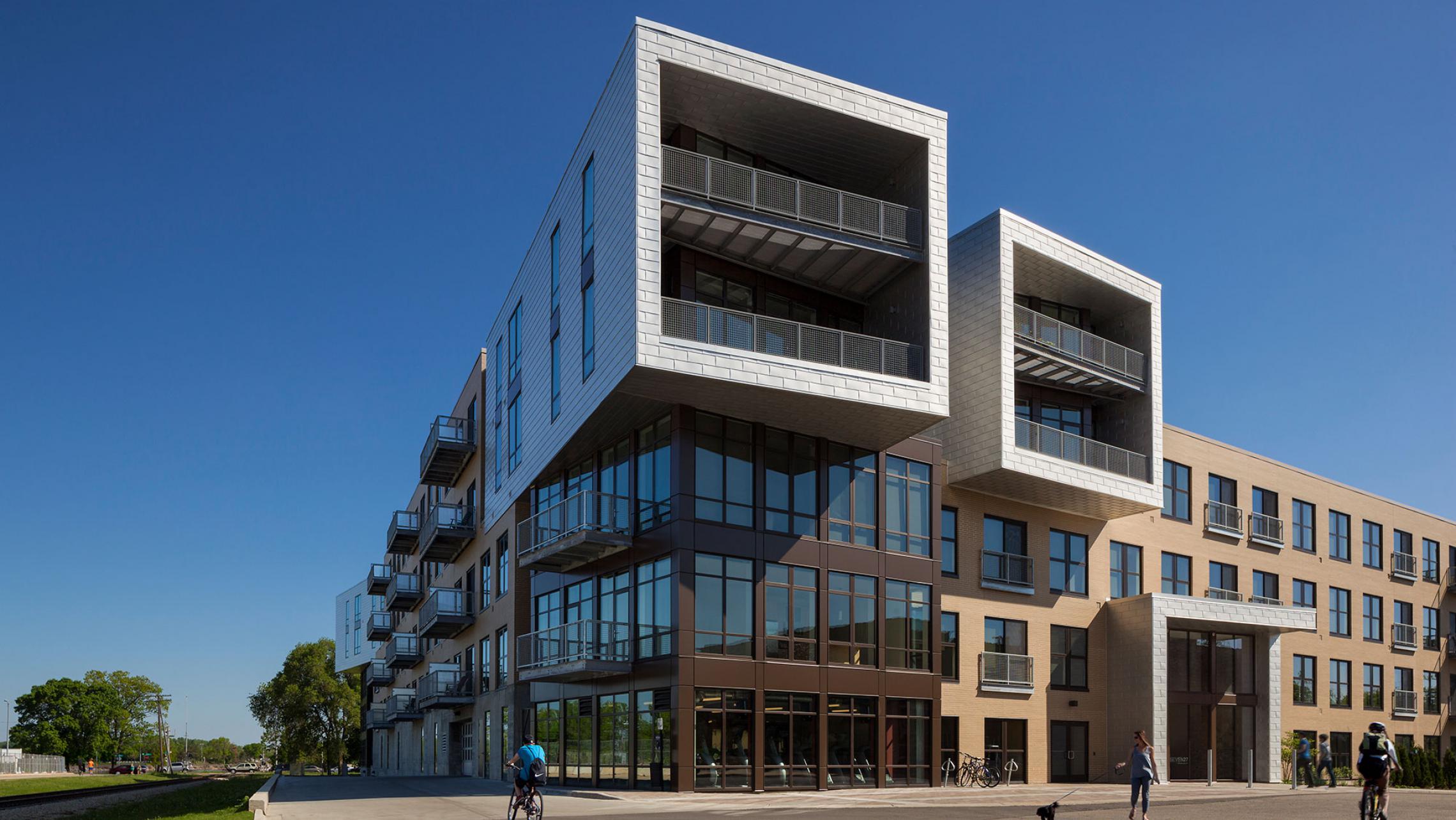 Seven27 At The Yards Urban Land Interests Uli Seven27 Apartments On The Bike Trail Downtown Madison