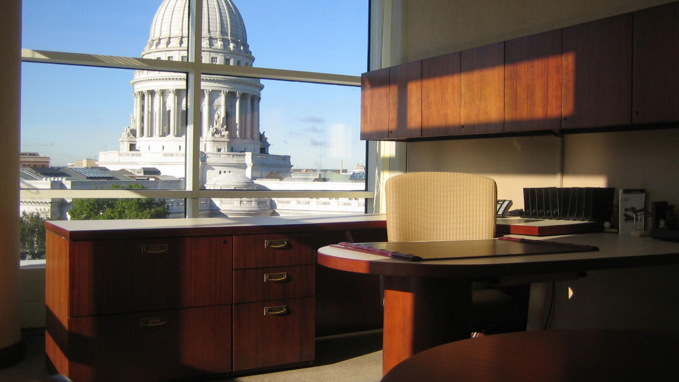 ULI US Bank Plaza - Office with a Capitol View