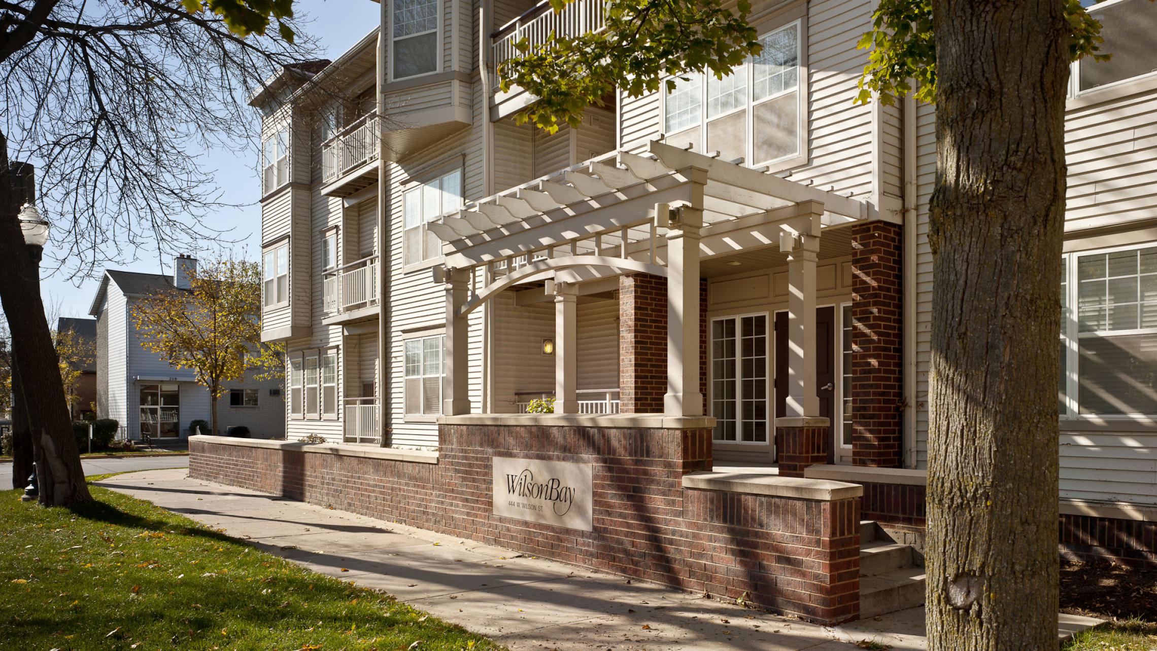 ULI Wilson Bay Apartments - Building Entrance