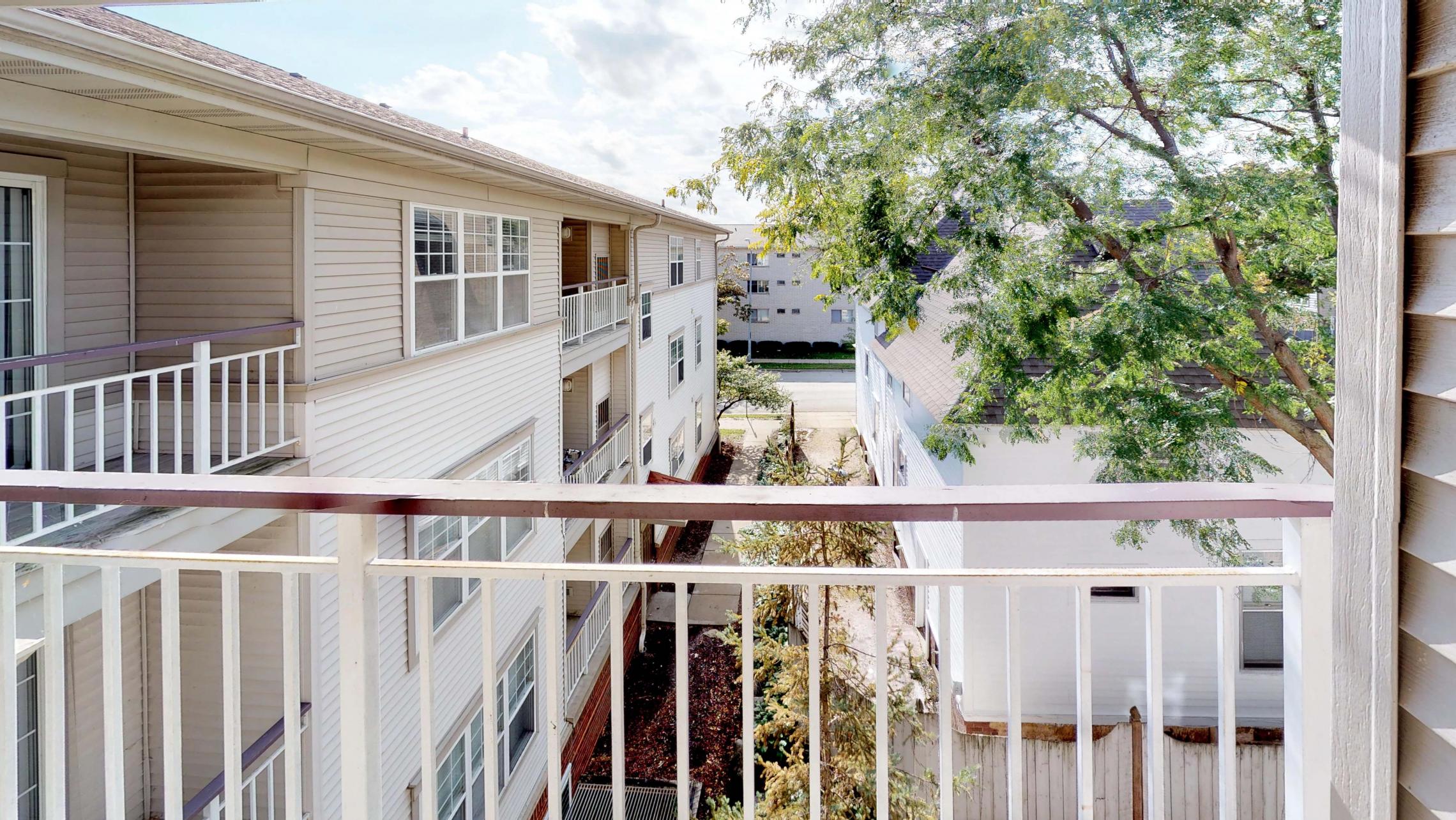 Wilson-Bay-Apartment-303-One-Bedroom-Downtown-Madison-Balcony-Top-Floor-Vaulted-Ceiling-Living-View