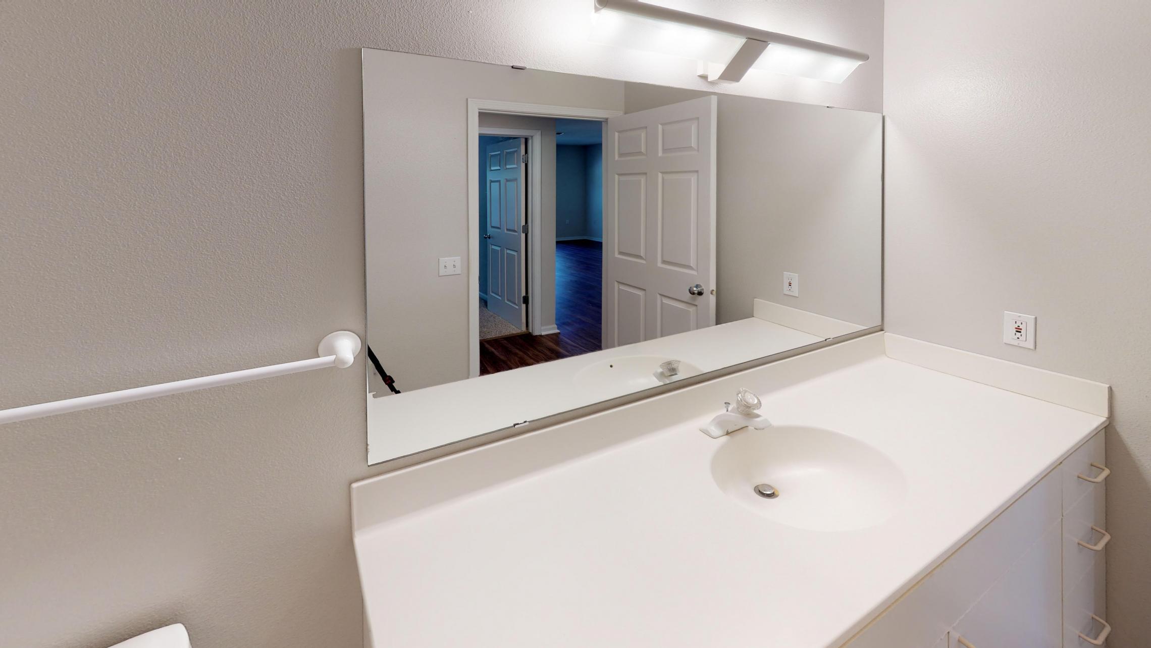 Wilson-Bay-Apartment-207-One-Bedroom-Downtown-Madison-Bathroom-Bathtub-Vanity.jpg