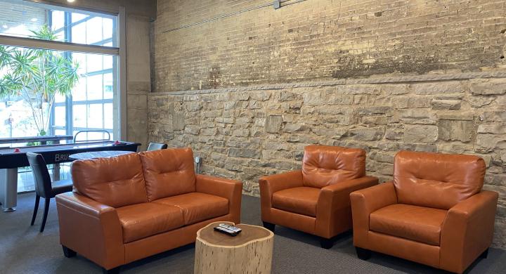 Tobacco-Lofts-Lounge-Downtown-Madison-Historic-Unique-Exposed-Brick-Apartments-Lofted